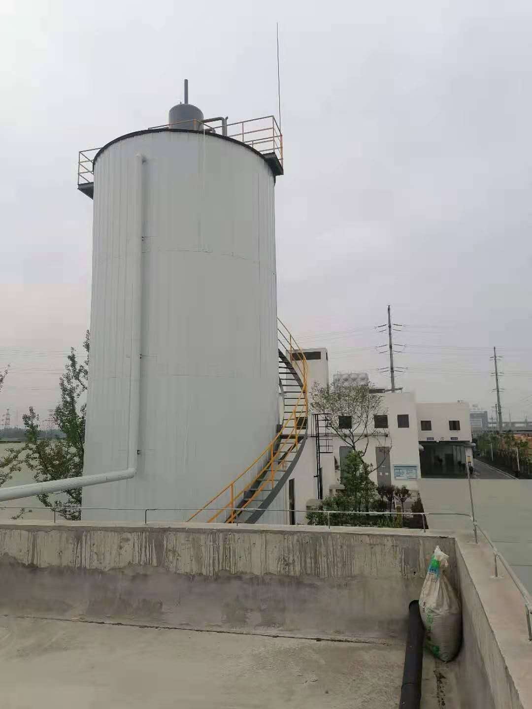 青白江垃圾（jī）滲透液廢水厭氧塔調試完畢