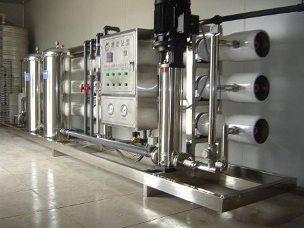 純(chún)水設備水(shuǐ) 純(chún)水設備水